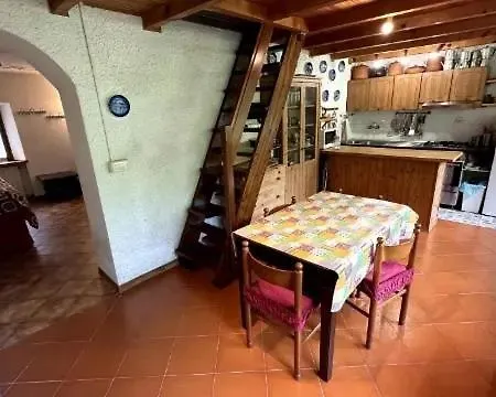 Nyaraló Vale House *